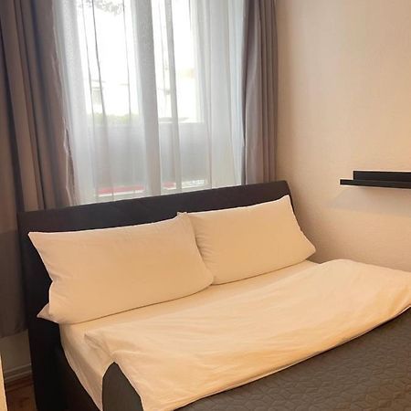 Ferienwohnung Im Stadtzentrum Von Bernau - Schoene Ferienwohnung Mit 1 1/2 Zimmern, Bad, Spuelmaschine, Waschmaschine, Komplette Kueche, Wlan Bernau bei Berlin Dış mekan fotoğraf