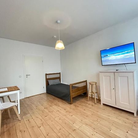 Ferienwohnung Im Stadtzentrum Von Bernau - Schoene Ferienwohnung Mit 1 1/2 Zimmern, Bad, Spuelmaschine, Waschmaschine, Komplette Kueche, Wlan Bernau bei Berlin Dış mekan fotoğraf