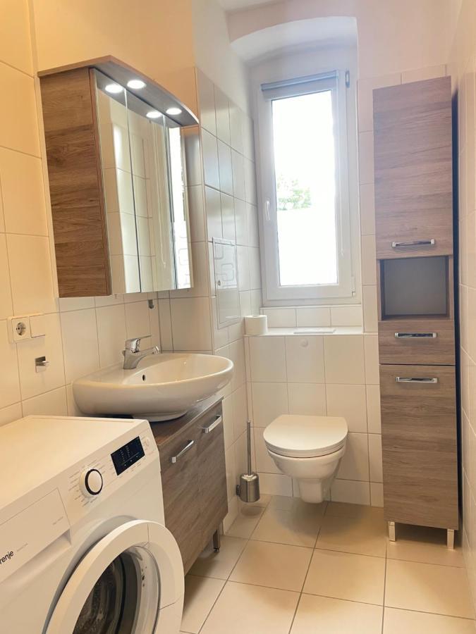 Ferienwohnung Im Stadtzentrum Von Bernau - Schoene Ferienwohnung Mit 1 1/2 Zimmern, Bad, Spuelmaschine, Waschmaschine, Komplette Kueche, Wlan Bernau bei Berlin Dış mekan fotoğraf