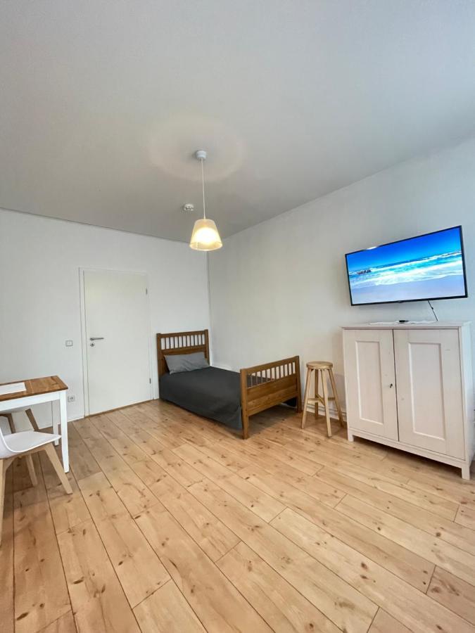 Ferienwohnung Im Stadtzentrum Von Bernau - Schoene Ferienwohnung Mit 1 1/2 Zimmern, Bad, Spuelmaschine, Waschmaschine, Komplette Kueche, Wlan Bernau bei Berlin Dış mekan fotoğraf